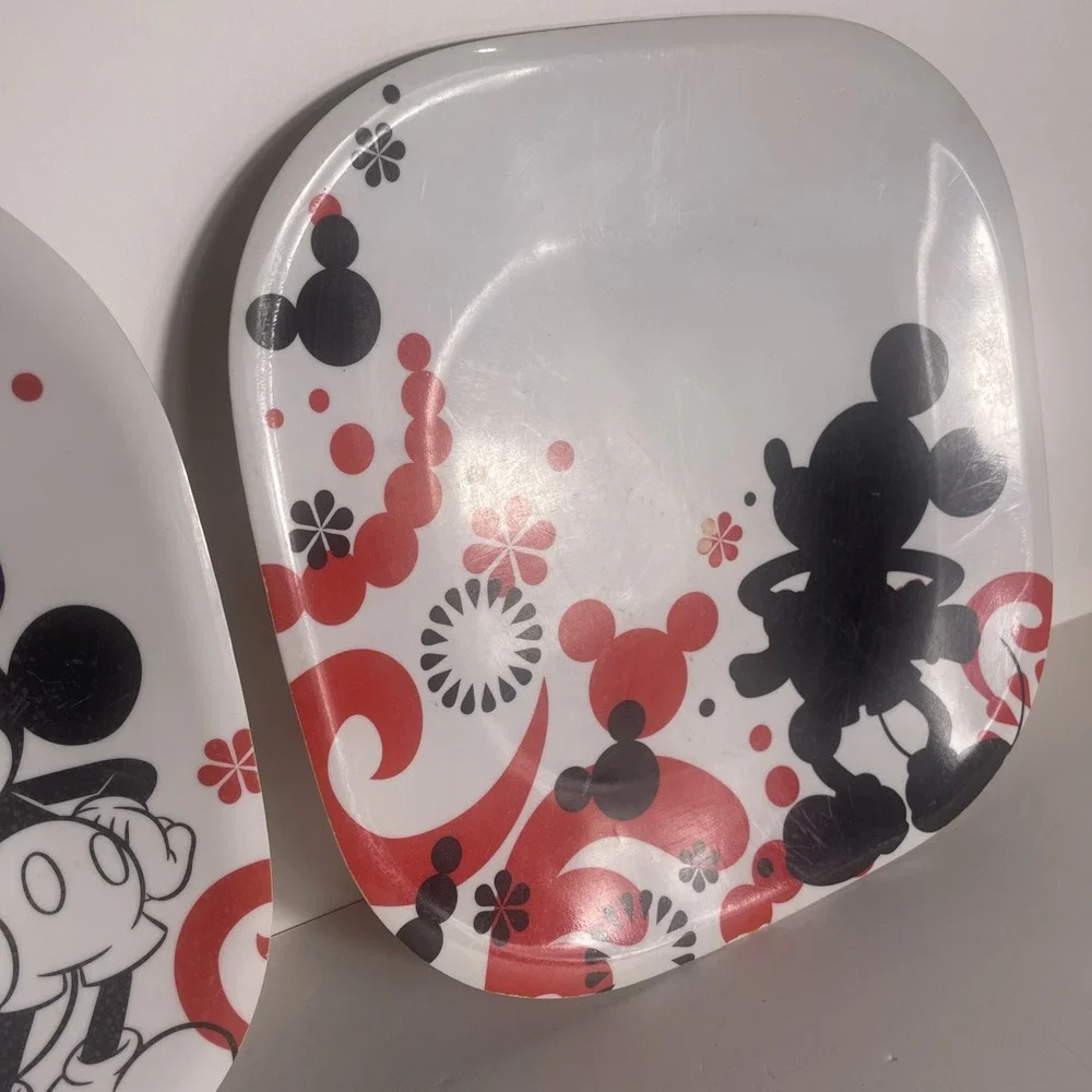 Disney Mickey Mouse Plastic Dinner Plates 10.25